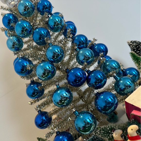 Vintage Christmas Glass Ornaments 3 Boxes of 12 vintage Santa’s Land Blue Orna… - Picture 4 of 16